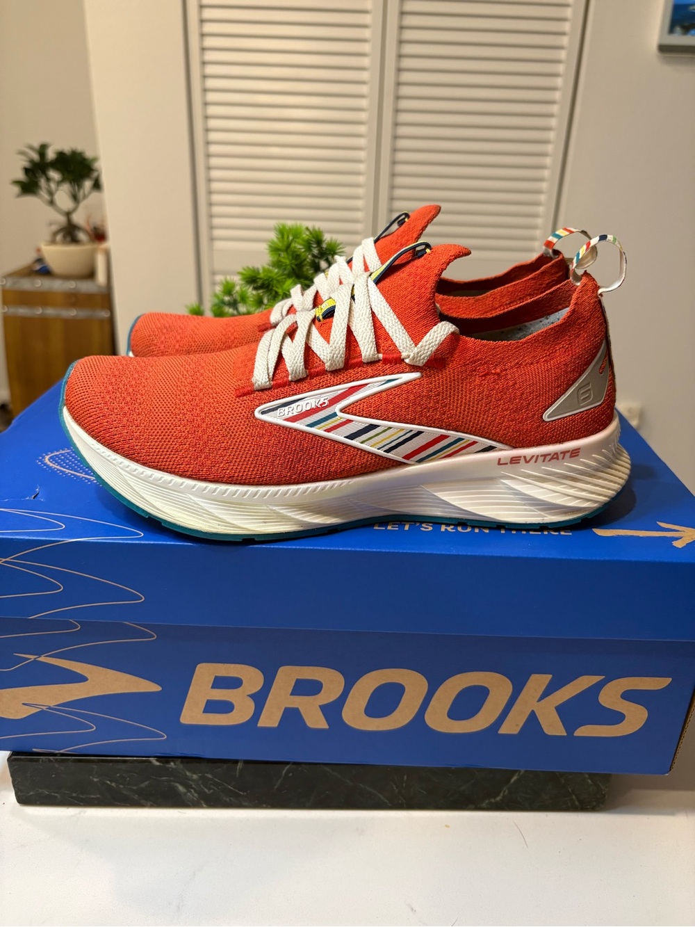 Brooks Levitate Stealth 6 Red Multicolor Running Shoes, Womens size 7